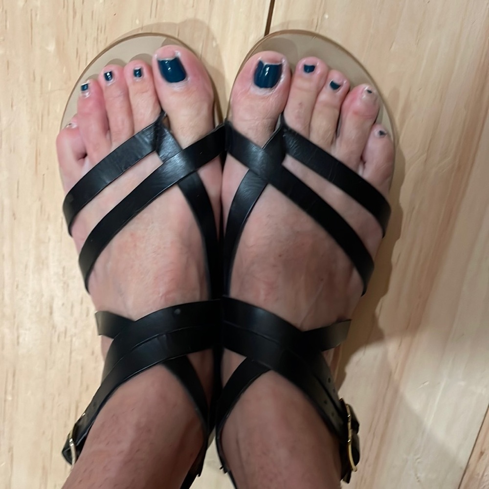 Splendid black leather strap sandals